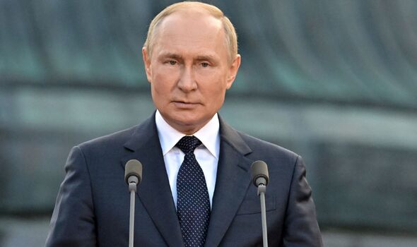 Le président russe Vladimir Poutine prononce un discours