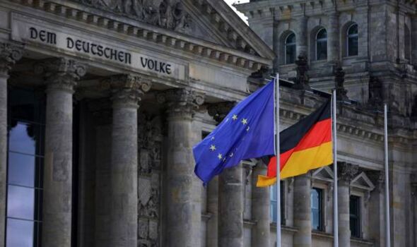 Drapeaux de l'UE et de l'Allemagne