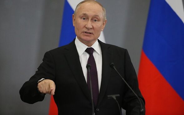 Poutine s'exprime lors de sa conférence de presse au sommet de la Communauté des États indépendants (CEI).