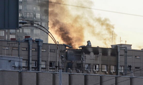 Les conséquences d'une attaque de drone à Kiev.