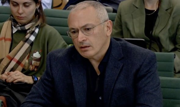 Le critique du Kremlin Mikhail Khodorkovsky s'est présenté hier devant la commission des affaires étrangères.