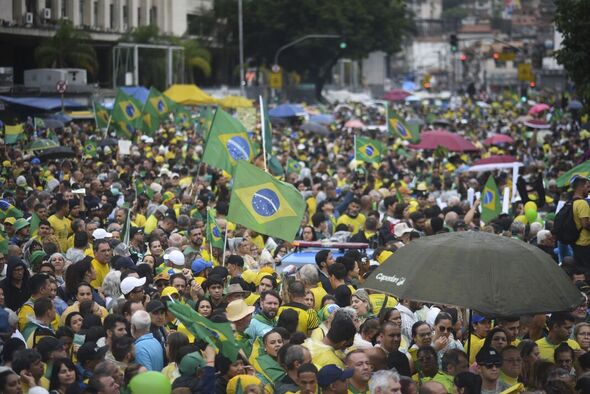 Les partisans de Jair Bolsonaro appellent l'armée après les résultats de l'élection présidentielle
