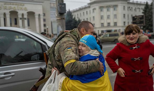 Les Ukrainiens célèbrent leur libération à Kherson