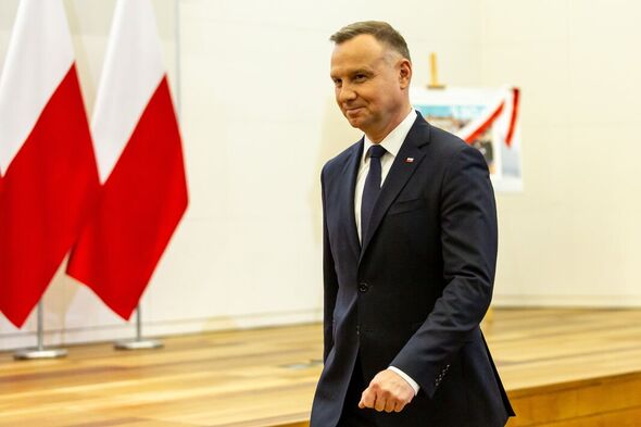 Le président polonais décerne un prix à son université navale