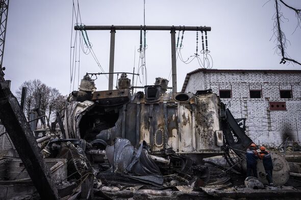 Les infrastructures clés sont attaquées, laissant Kiev avec de nouvelles coupures d'électricité et d'eau.