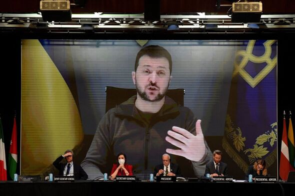 Zelensky a déclaré que les Ukrainiens recevraient un soutien lors d'une allocution vidéo nocturne mardi.