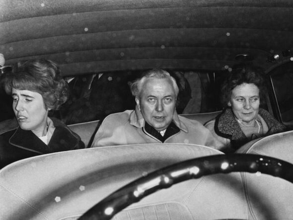 Harold Wilson avec Mary Wilson (à droite) et sa secrétaire politique Marcia Williams