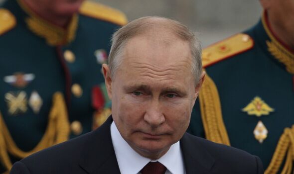 Vladimir Poutine est confronté à des revers en Ukraine 