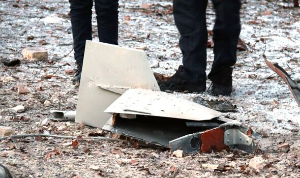 Les restes d'un drone kamikaze iranien Shahed-136.