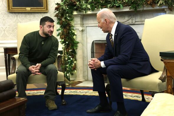 Le président Biden rencontre le président ukrainien Volodymyr Zelensky dans le bureau ovale de la Maison Blanche