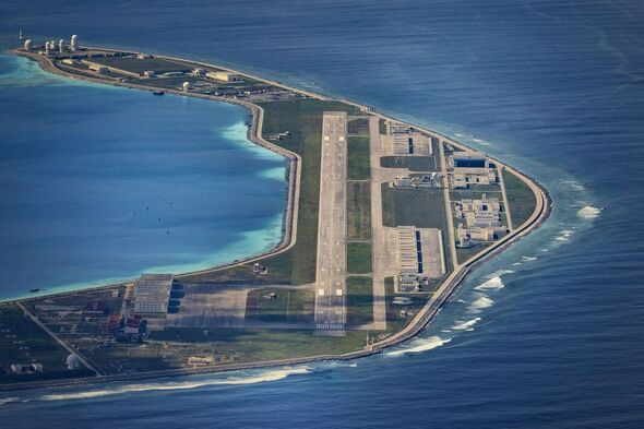 Vues aériennes des îles artificielles de la Chine en mer de Chine méridionale.