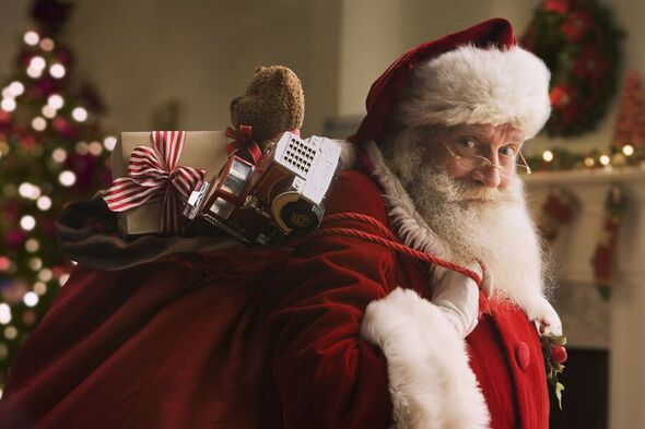 Pour une grande partie de l'Occident, la période de Noël est incarnée par le Père Noël gonflé et enrobé de rouge.
