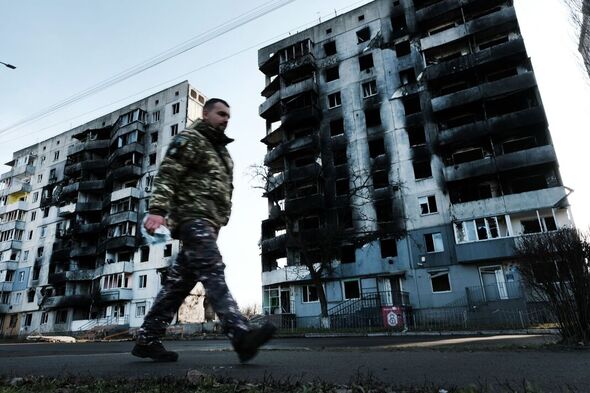 Borodianka, ville de la région de Kiev dévastée par la guerre, revient lentement à la vie.
