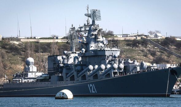 Le navire amiral de la marine russe à Sébastopol 