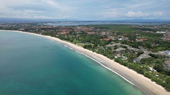 Les plages et les falaises d'Uluwatu Bali