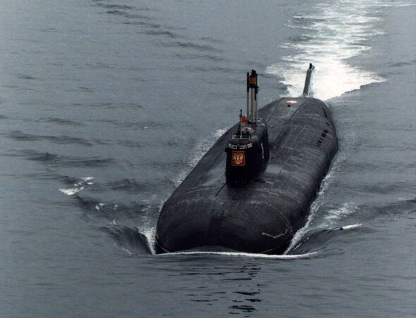 Le sous-marin Kursk dans l'eau