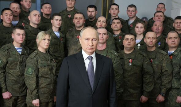 Vladimir Poutine face à un éventuel coup d'État, déclare Lord Dannatt