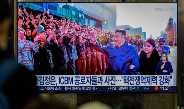 La fille de Kim Jong-un a été photographiée à ses côtés à la télévision d'Etat.