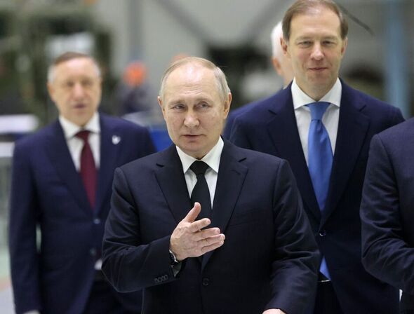 Poutine en visite à Saint-Pétersbourg