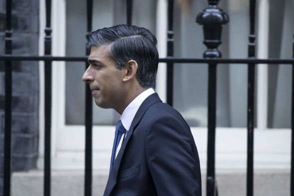 Rishi Sunak quitte Downing Street pour les PMQs