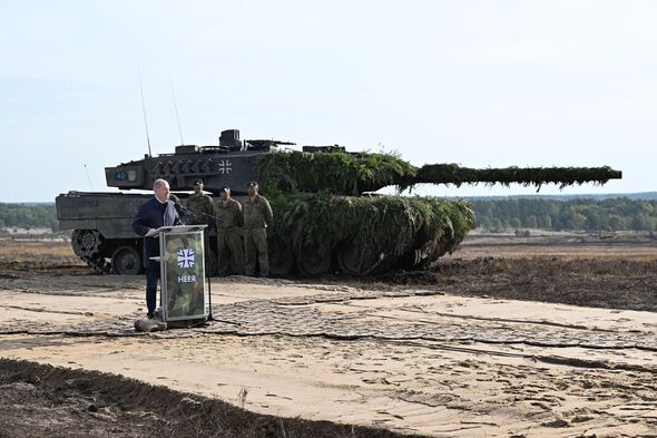 Le chancelier Scholz visite le centre d'entraînement de l'armée de la Bundeswehr