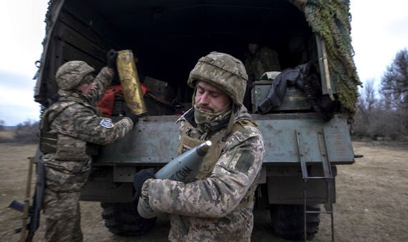 Des soldats de la 59e brigade motorisée de l'armée ukrainienne sur la ligne de front de Donetsk