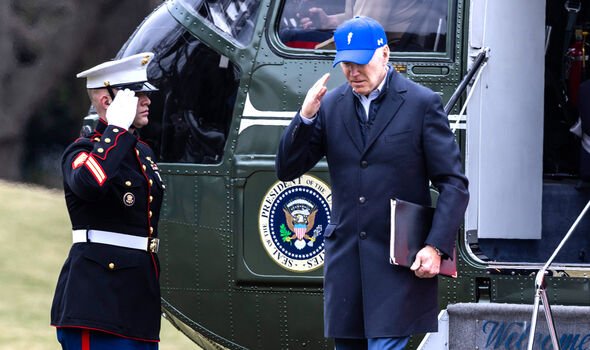 Le président américain Joe Biden rentre lundi à la Maison Blanche depuis Camp David 