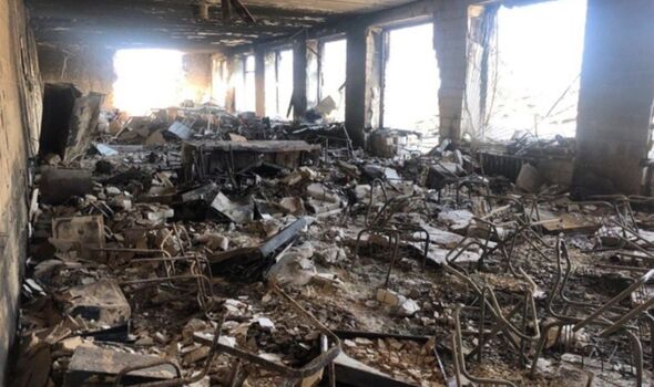 L'école du village Buzova à l'extérieur de Kyiv en ruines après l'attaque russe