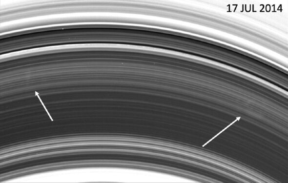 Deux des rayons de Saturne, vus par Cassini.