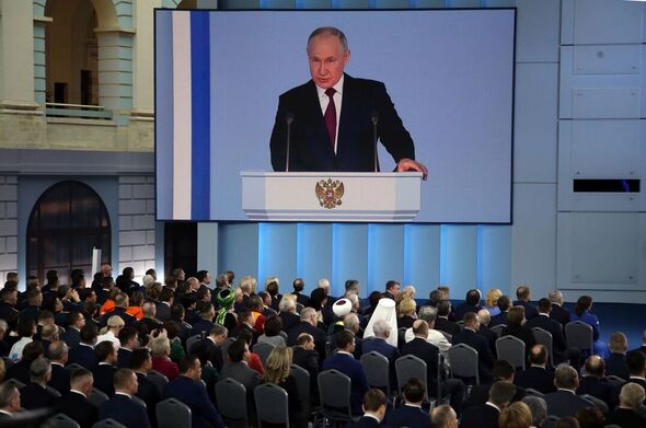 Poutine prononçant son discours annuel