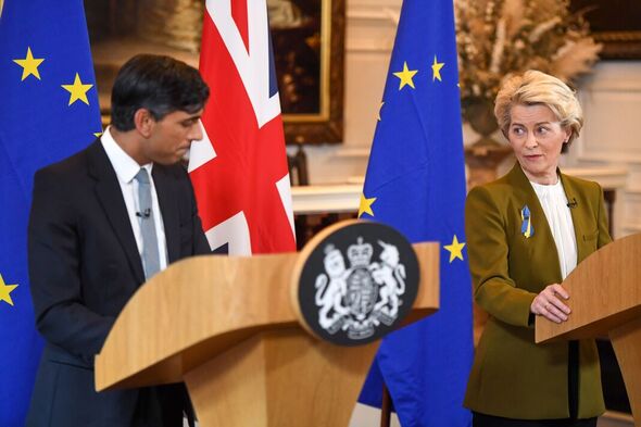 Le Premier ministre britannique Rishi Sunak dévoile l'accord sur le Brexit avec l'Irlande du Nord