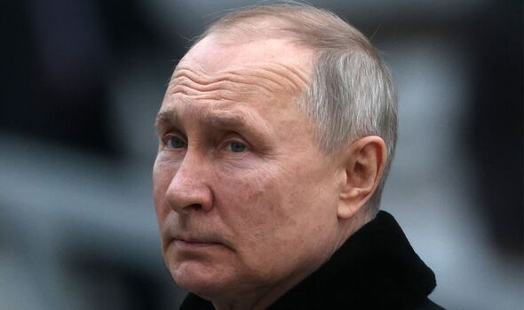 Vladimir Poutine a ordonné au Service fédéral de sécurité de renforcer les contrôles à la frontière de la Russie avec l'Ukraine.