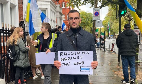Le militant anti-guerre russe Vladimir Arutyunyan demande l'asile au Royaume-Uni 