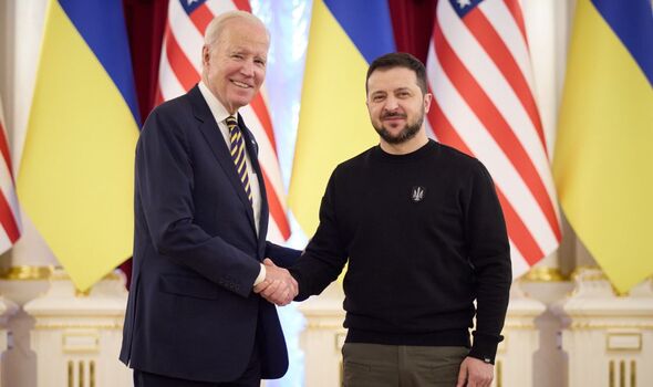 Joe Biden rencontre le président ukrainien Volodymyr Zelensky au palais présidentiel ukrainien