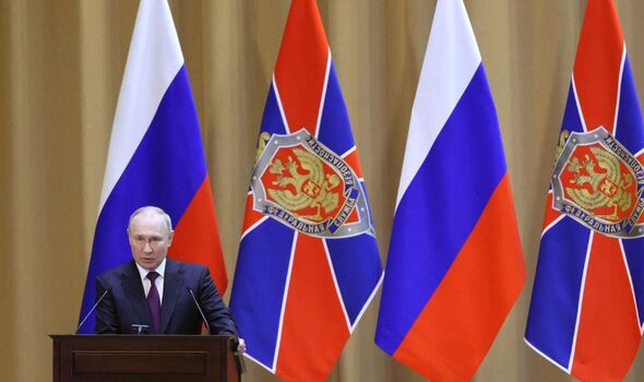 Le président russe Vladimir Poutine prononce un discours lors d'une réunion du conseil d'administration du Service fédéral de sécurité (FSB) 