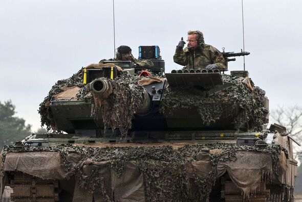 Le bataillon Panzer de l'armée allemande présente un char Leopard 2 au ministre de la Défense Boris Pistorius