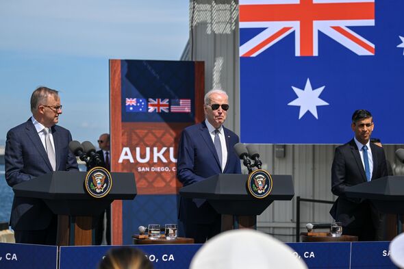 Le président américain Joe Biden rencontre les premiers ministres britannique et australien en Californie.