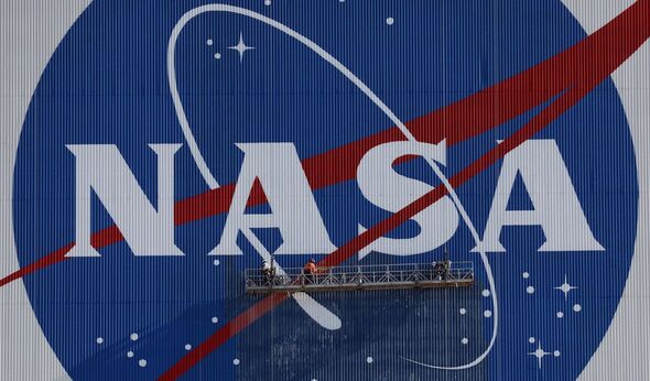 La NASA a été chargée par le Congrès de trouver 90 % de tous les objets proches de la Terre d'une taille supérieure à 140 mètres.