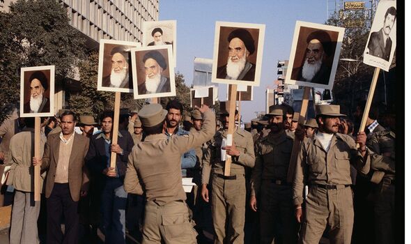 Manifestations d'hommes contre le Shah, Téhéran, 1980
