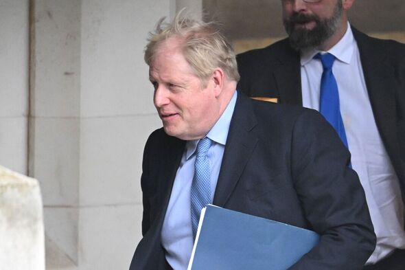 Boris Johnson témoigne devant la commission parlementaire du Partygate