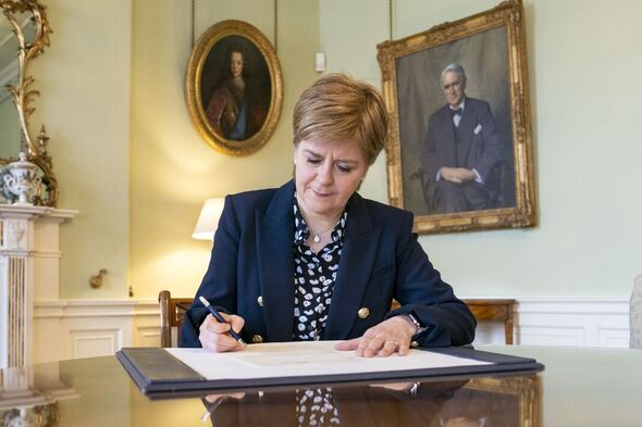 Sturgeon signant sa lettre au roi