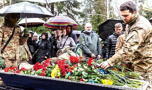 Chaque Ukrainien a assisté aux funérailles d'un être cher perdu sur le front, a déclaré Mme Rudik
