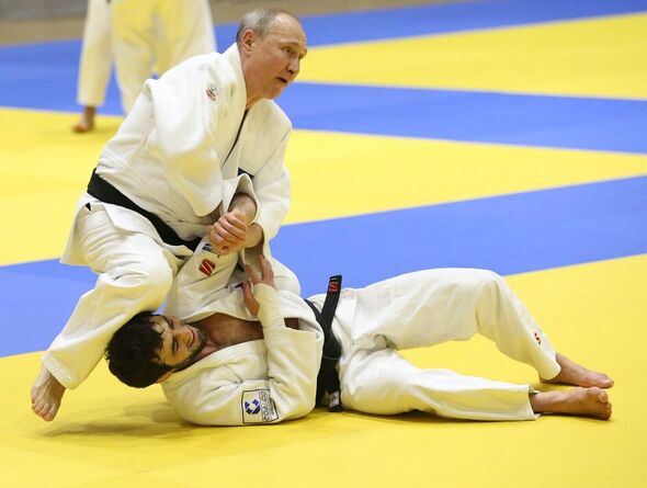 Le président russe Vladimir Poutine assiste à des entraînements de judo à Sotchi