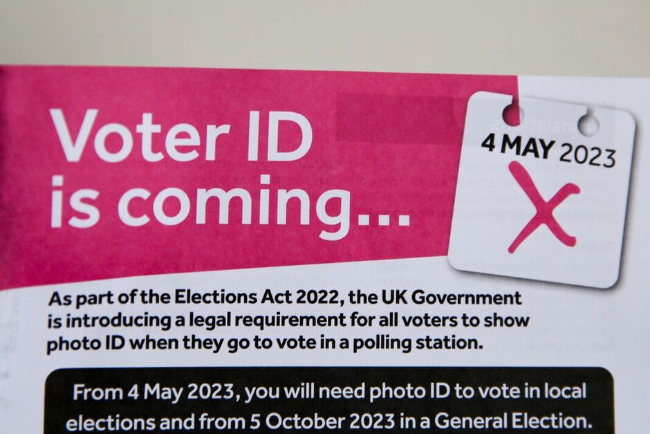 Sur cette photo d'illustration, un tract montrant que les électeurs de...