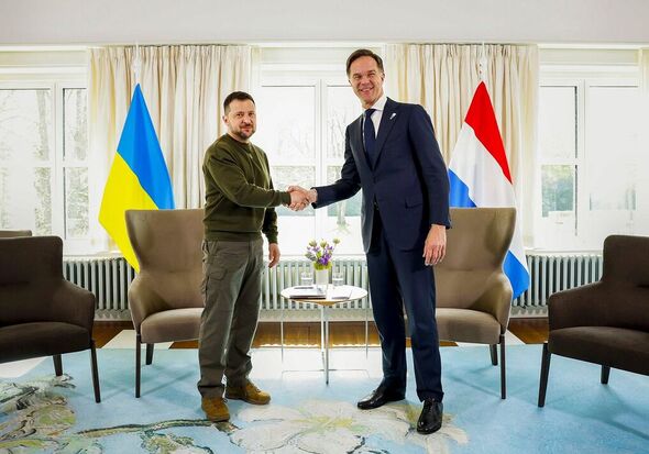 Le Président ukrainien Volodymr Zelensky et le Premier ministre néerlandais Mark Rutte 