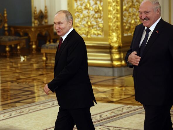 Le président Poutine rencontre des dirigeants et assiste au 2e Forum économique eurasien